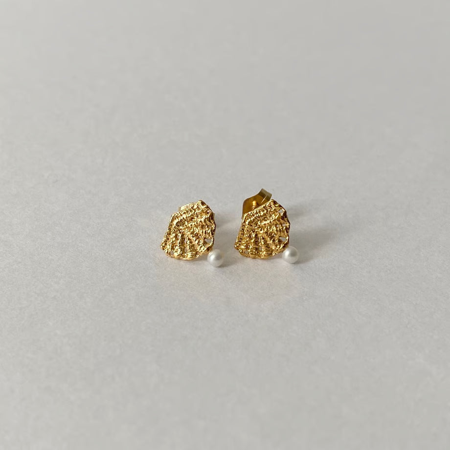 lace shell pierces (gold)---206