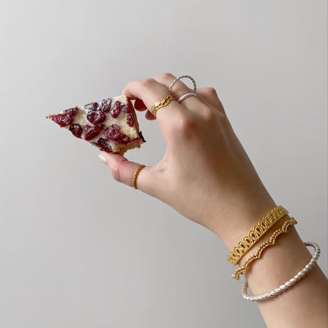 antique lace ring (gold)---330