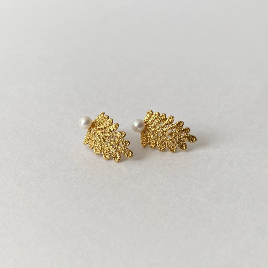 lace leaf pierces /pearl (gold)---213