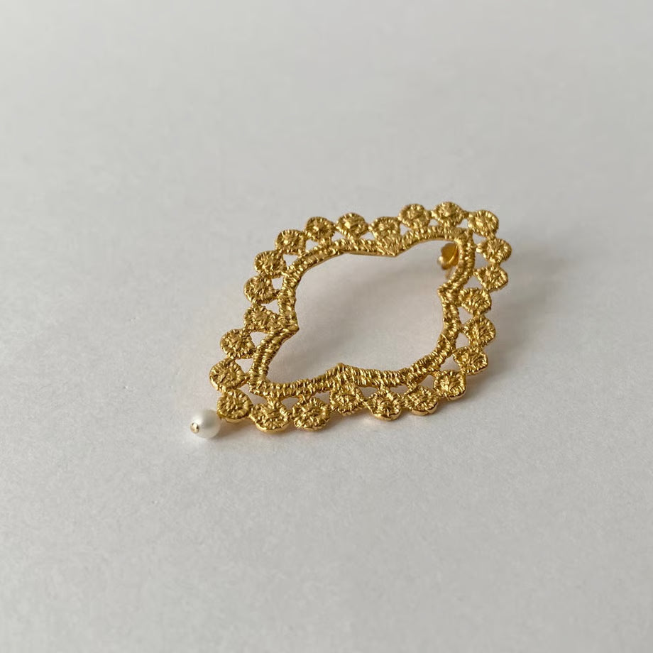 lace dot pierce (one side)(gold) ---273