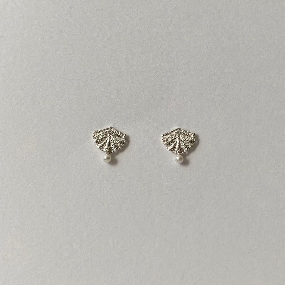 lace shell pierces (silver)---206