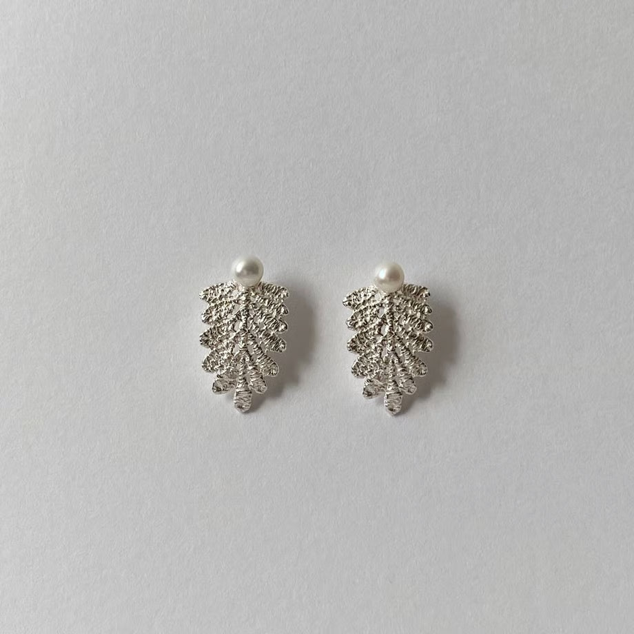 lace leaf pierces /pearl (silver)---213