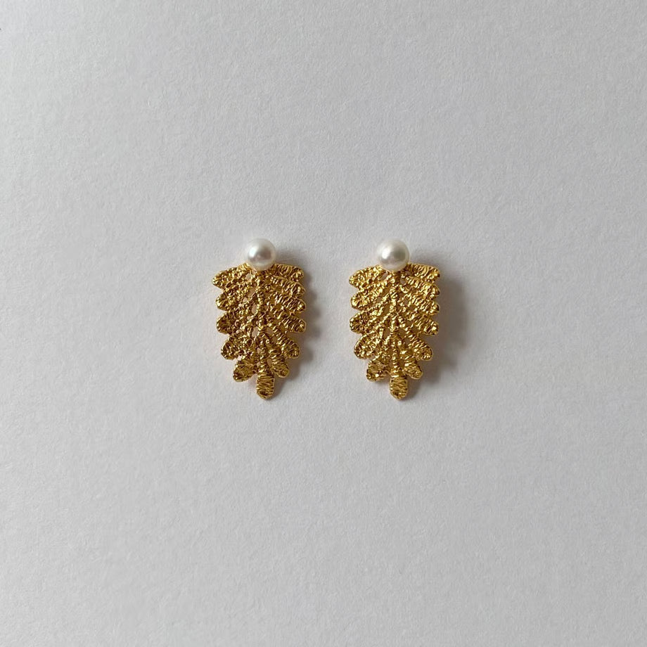 lace leaf pierces /pearl (gold)---213