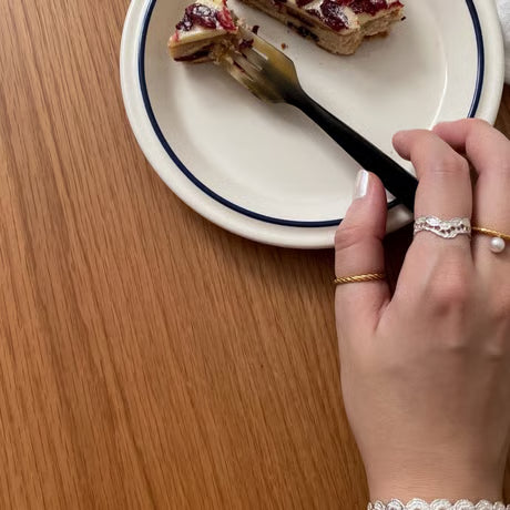 antique lace ring (silver)---330