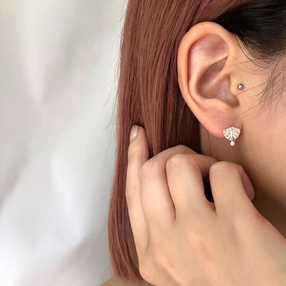 lace shell pierces (silver)---206