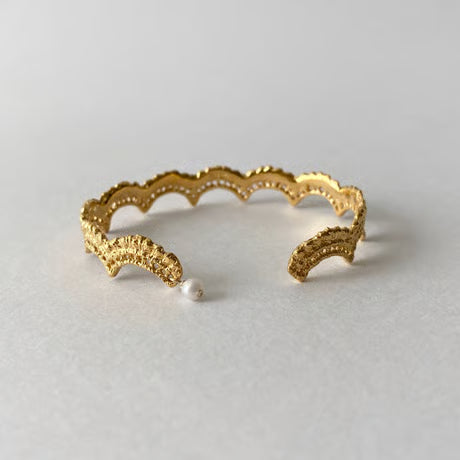 lace wave bangle (gold)---034