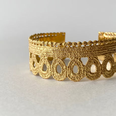 loop bangle (gold)---024