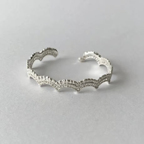 lace wave bangle(silver)---034