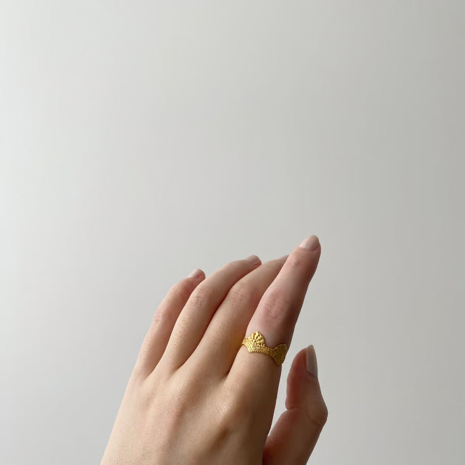 lace shell ring (gold)---203