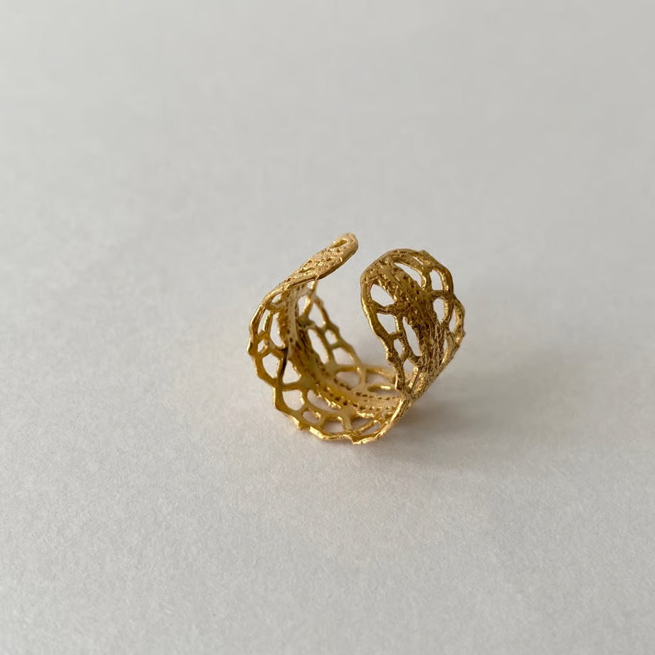 Lace arabesque ring (gold)---208