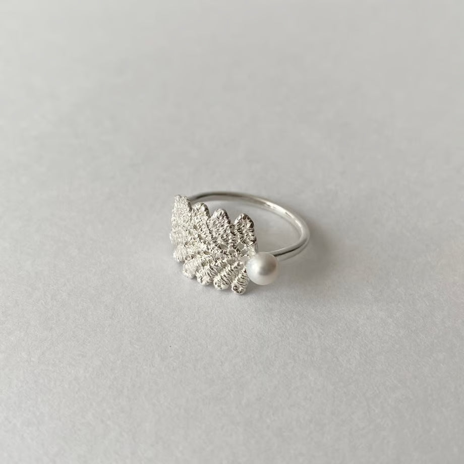 lace leaf ring /pearl (silver)---211