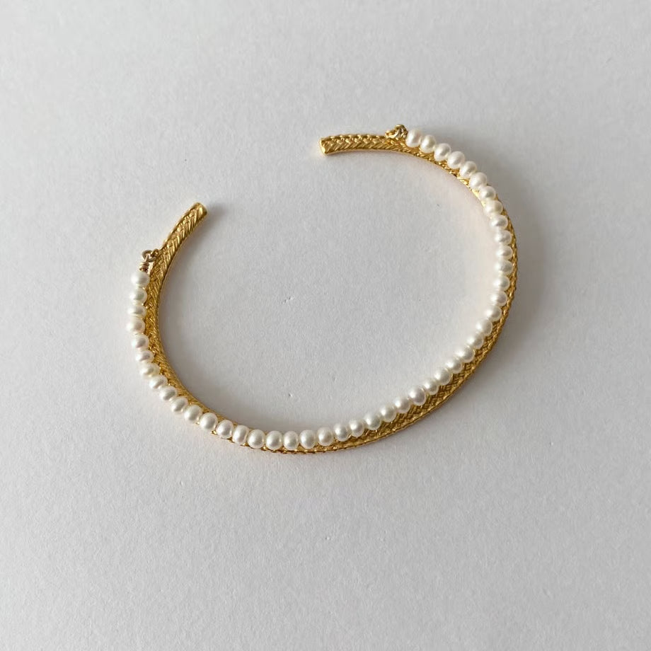 lace braid +pearl bangle(gold)---319