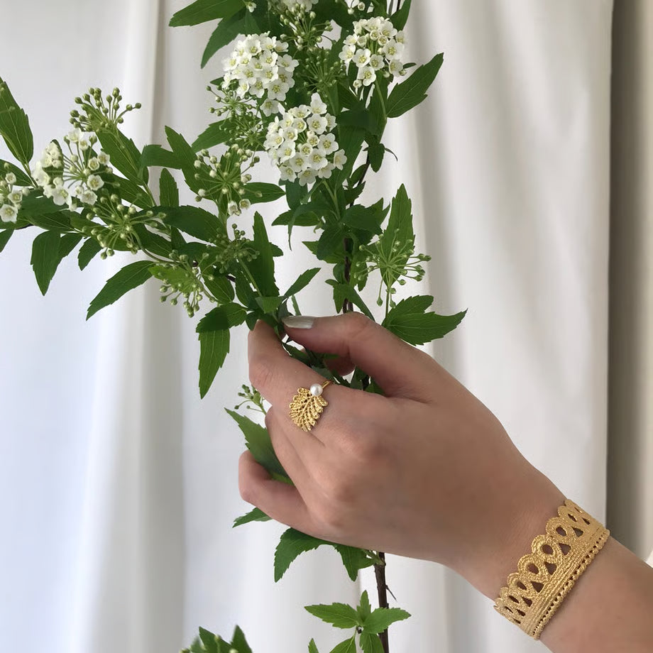 lace leaf ring /pearl (gold)---211