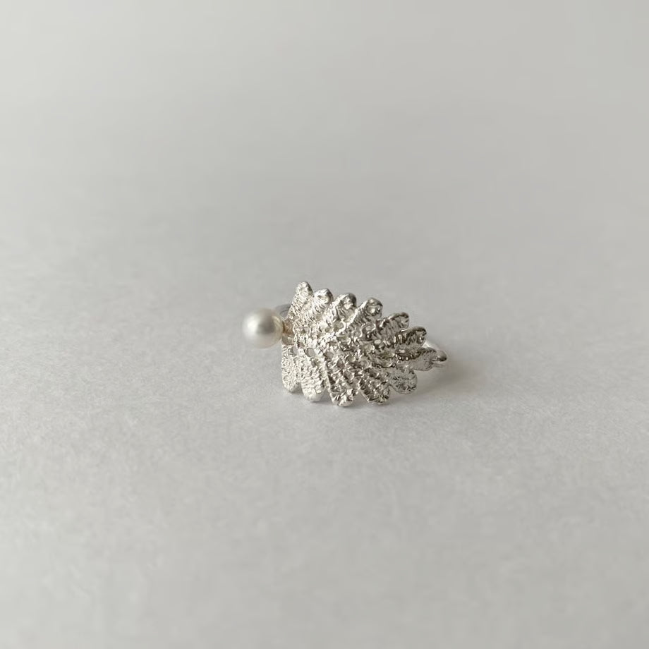 lace leaf ring /pearl (silver)---211