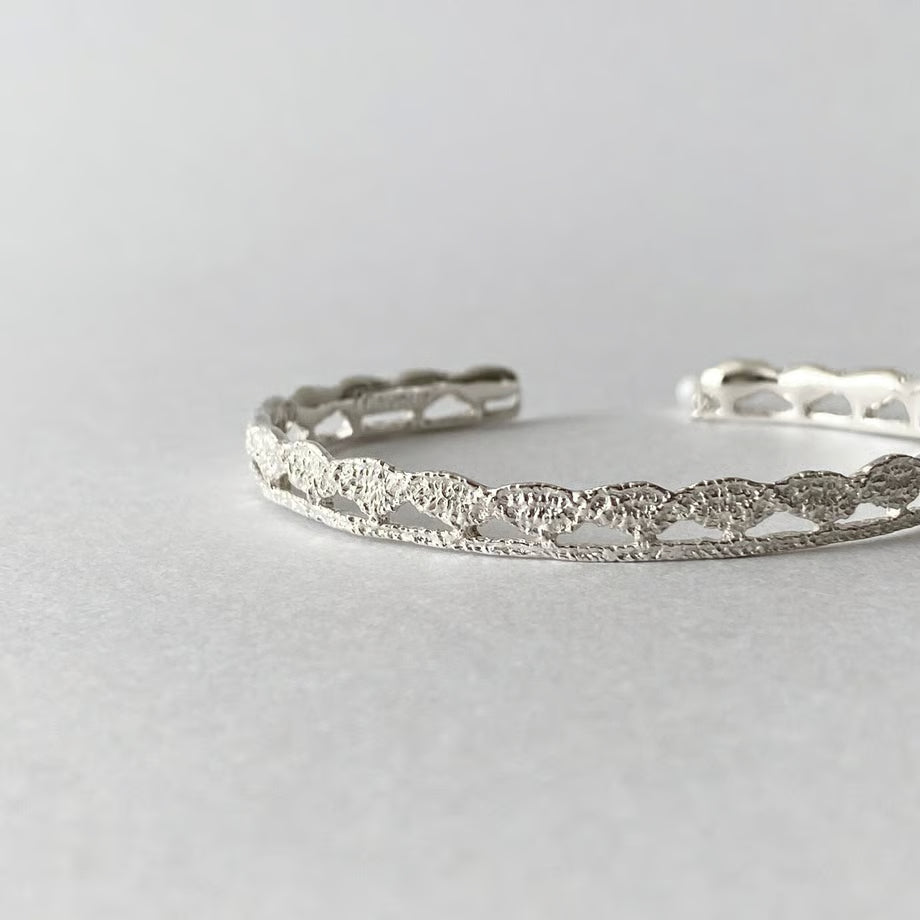 lace scale bangle (silver)---290