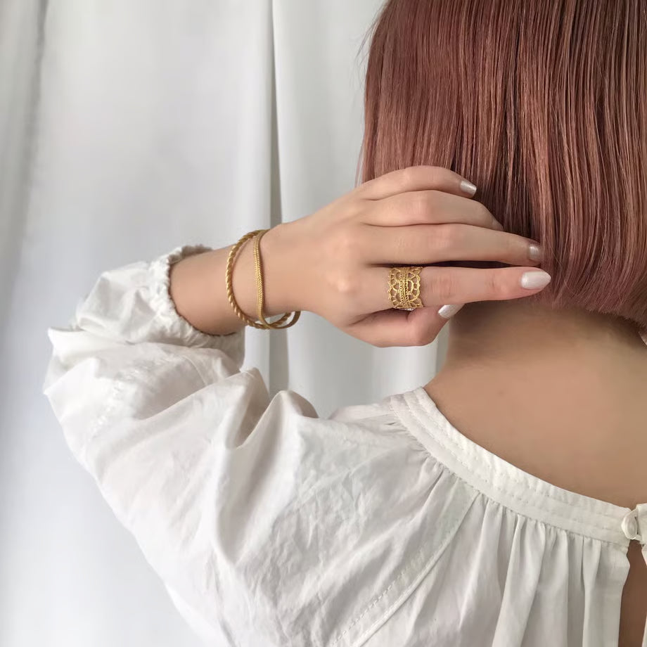 Lace arabesque ring (gold)---208