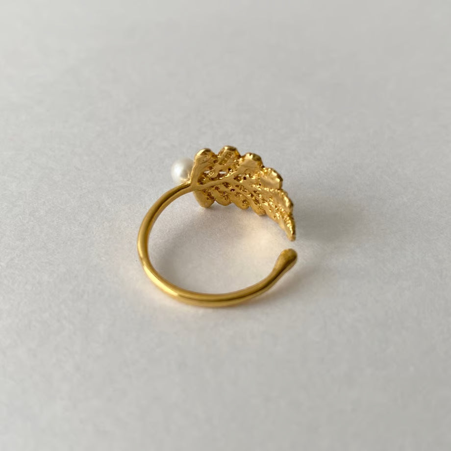 lace leaf ring /pearl (gold)---211