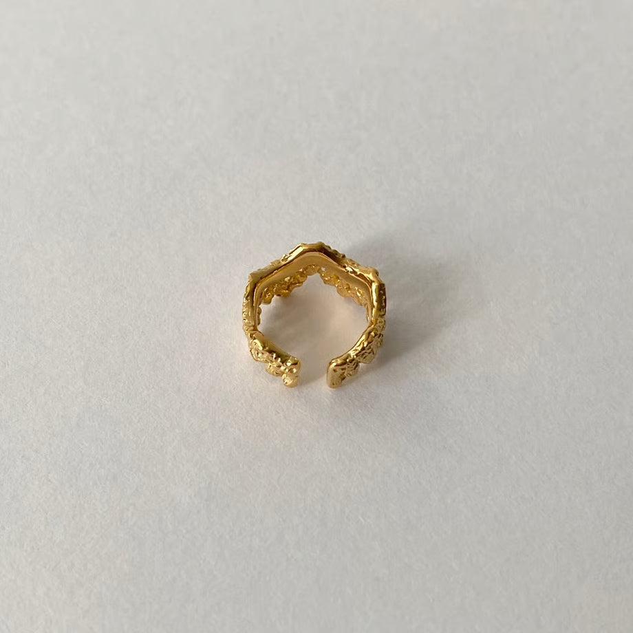 lace grain ear cuff (gold) ---298