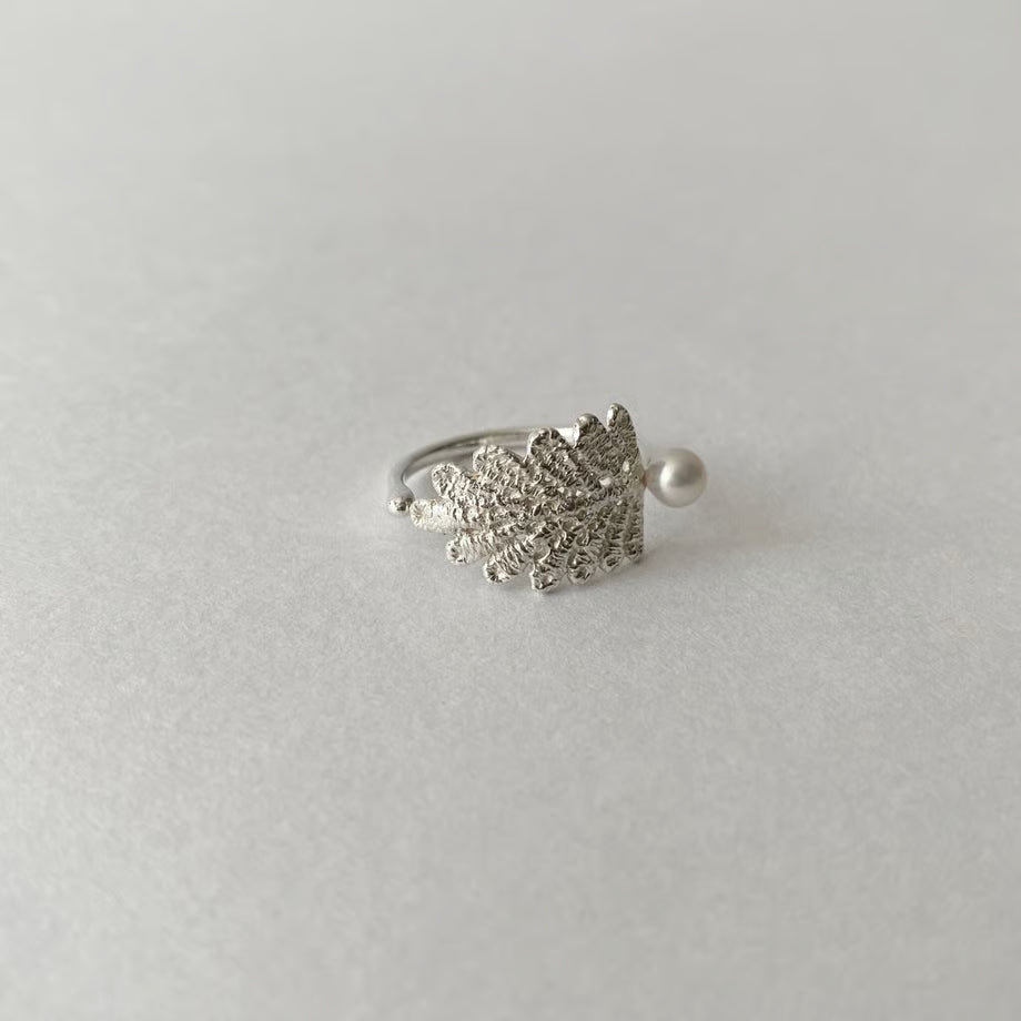 lace leaf ring /pearl (silver)---211